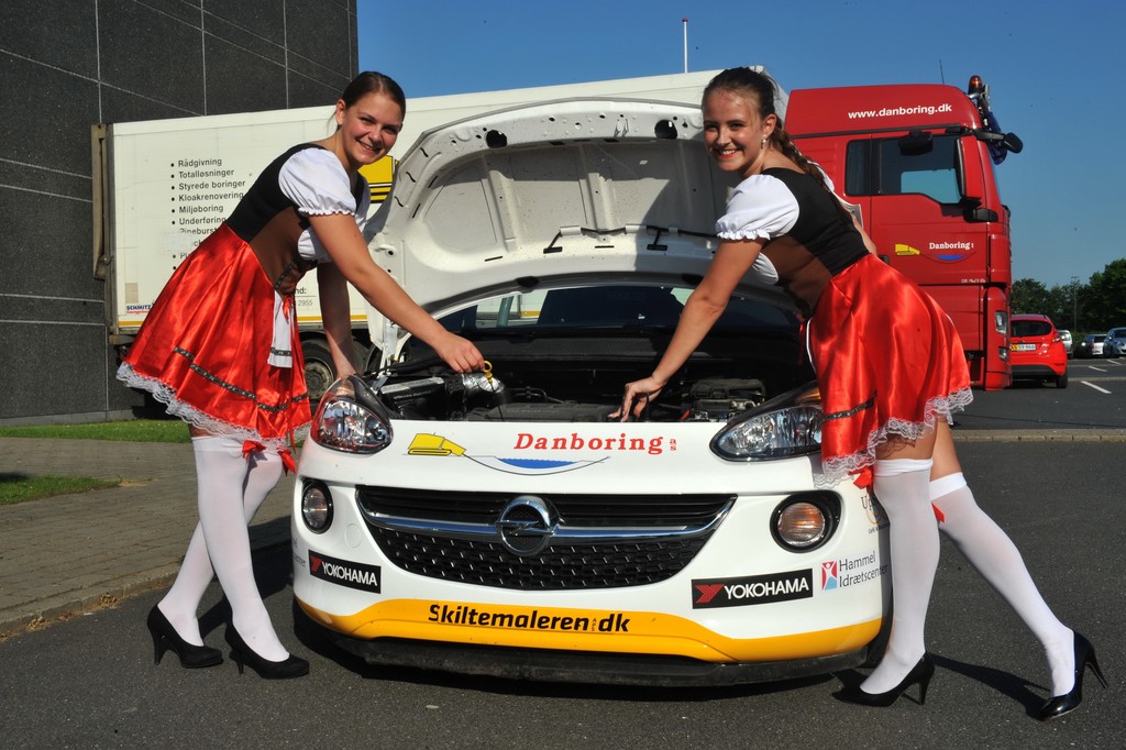 Det er Heidi-pigerne og Oktoberfesten, som tager over i Ans Idræts- og Kultur Center, når Int. Danboring Rally Denmark er slut
(Foto: Morten Alstrup)